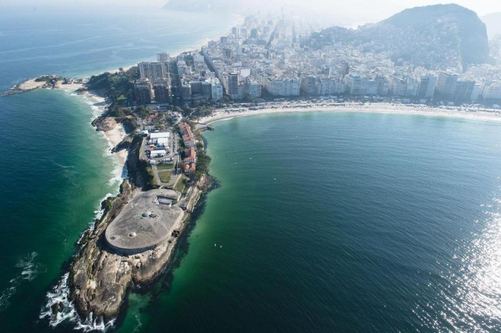 Apartamento Completo Na Praia De Copacabana 02 Quartos Com Vista Lateral Mar Em Andar Alto, Ar, Wifi , Netflix, Pauloangerami Rmvc18 리오데자네이루 외부 사진