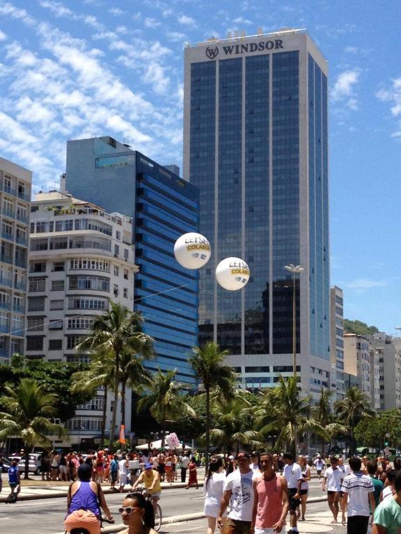 Apartamento Completo Na Praia De Copacabana 02 Quartos Com Vista Lateral Mar Em Andar Alto, Ar, Wifi , Netflix, Pauloangerami Rmvc18 리오데자네이루 외부 사진