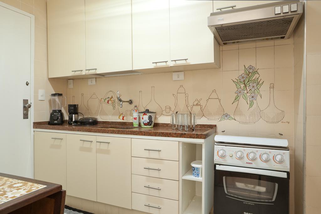 Apartamento Completo Na Praia De Copacabana 02 Quartos Com Vista Lateral Mar Em Andar Alto, Ar, Wifi , Netflix, Pauloangerami Rmvc18 리오데자네이루 외부 사진